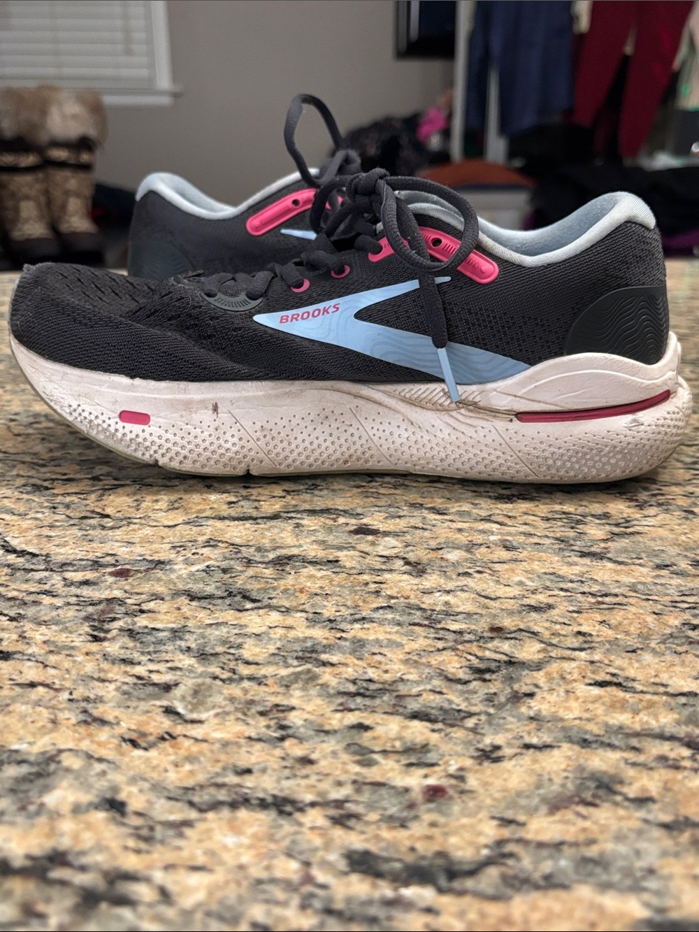 Brooks Ghost Max Black Pink Running Shoes Sneakers Size 7.5 - Picture 7 of 11